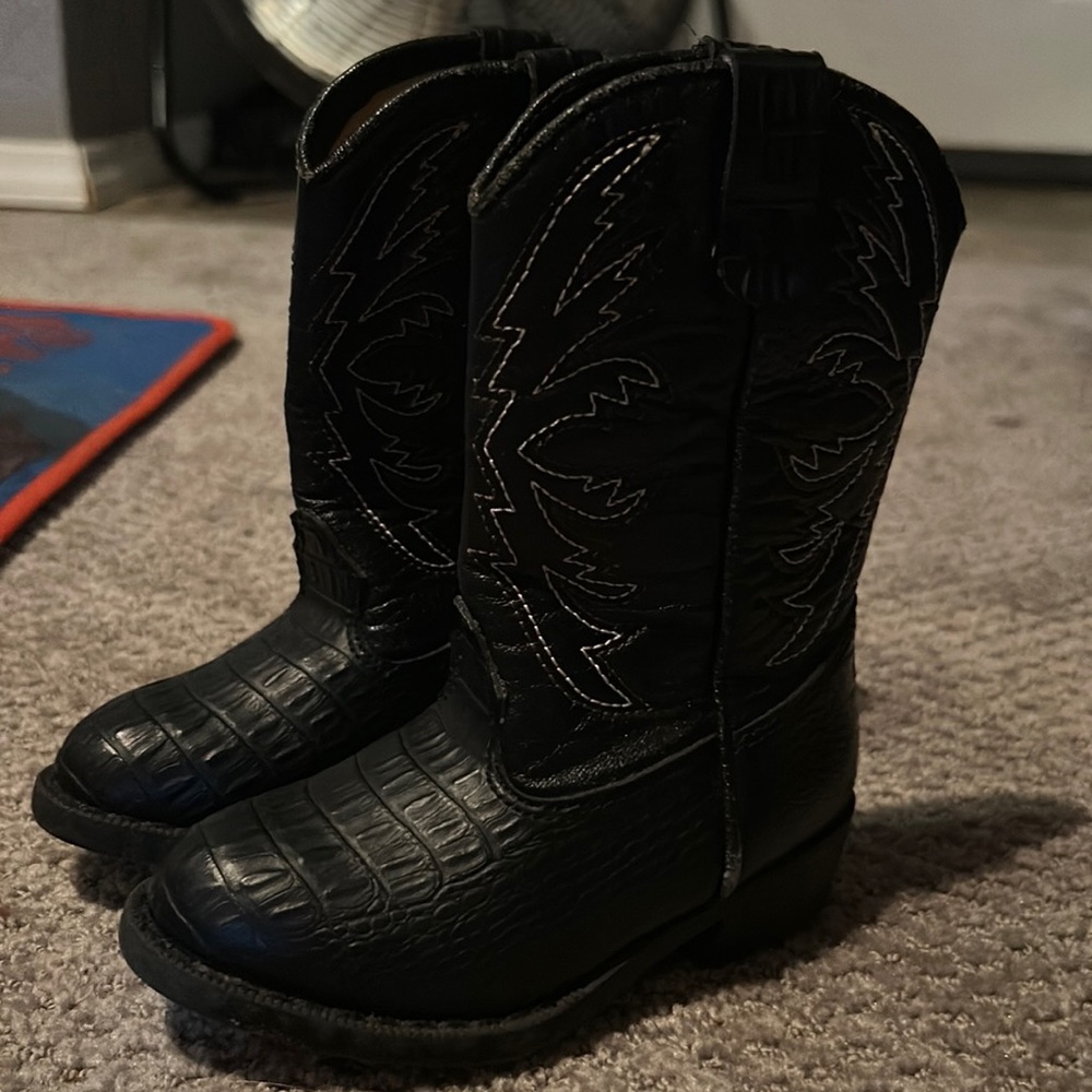 Black boots size 6.5